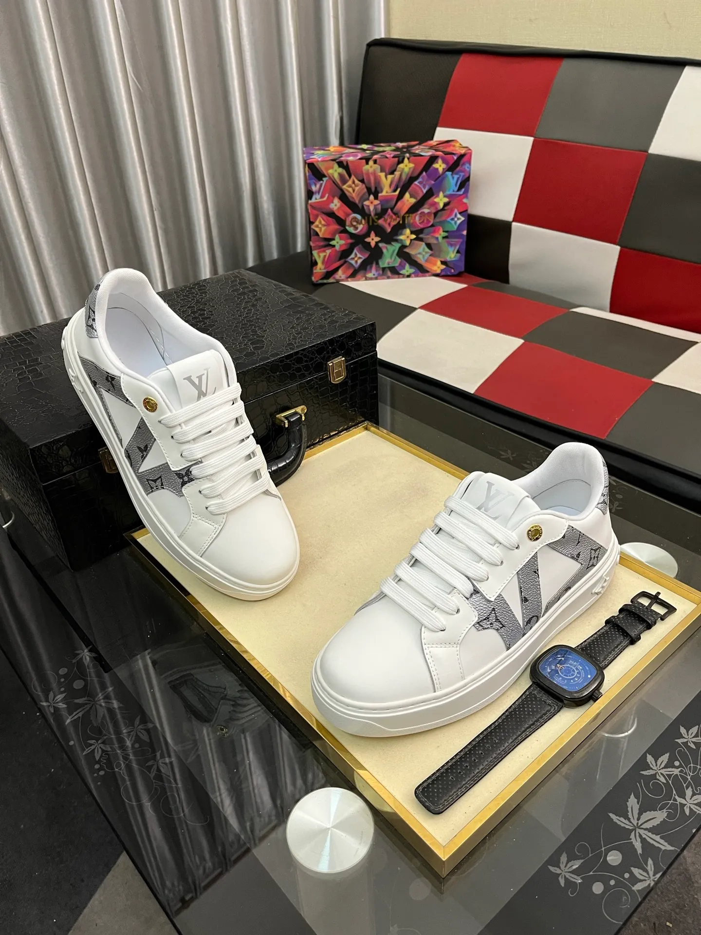 Men's shoes 💰520⌚️⌚️LV Louis Vuitton. The latest fashionable casual shoes are popular in physical stores. New spring and summer comfortable imported custom original cowhide, unique jacquard fabric element design. With sheepskin lining, Lv original bottom, [sun][sun] high-end packaging and high quality💪Details determine the quality, you can enter and leave the counter at will, welcome to compare🇮🇹Number of sizes 38-445️⃣Color options available
